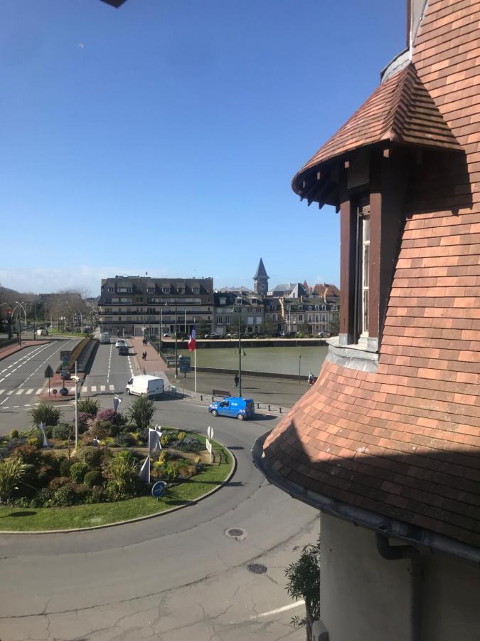 Hotel L'Estran Трувил сюр Мер Екстериор снимка